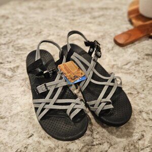 Sketchers sandals size 8